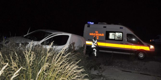 Kamyonla Hafif Ticari Araç Çarpıştı: 1 Yaralı