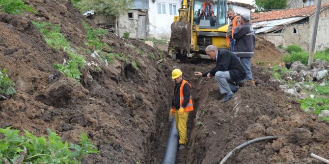 Kırsaldaki Mahallelerin Alt Yapı Sorunları Çözülüyor