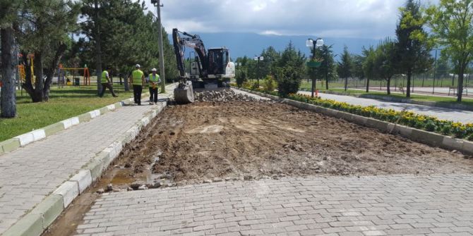 Eynal’a Kilit Parke Taşı