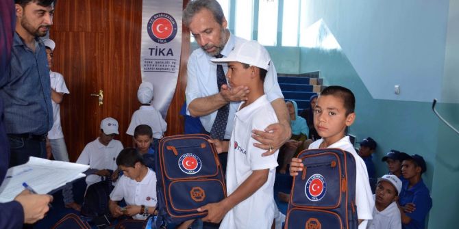 Tika Afganistan’da Yetimlerin Yanında
