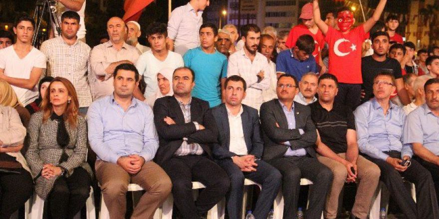 Şanlıurfa Gençlik Hizmetleri Ve Spor Müdürlüğü Demokrasi Nöbetine Devam Ediyor