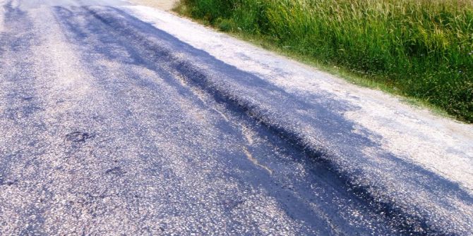 Bilecik’teki Köy Yolları Dökülüyor