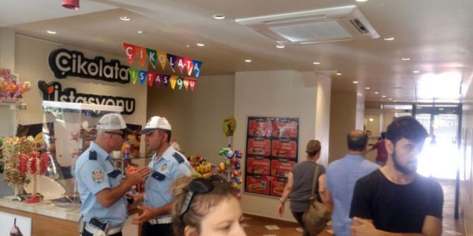 Kuşadası’nda Olaylı Sahte Marka Operasyonu