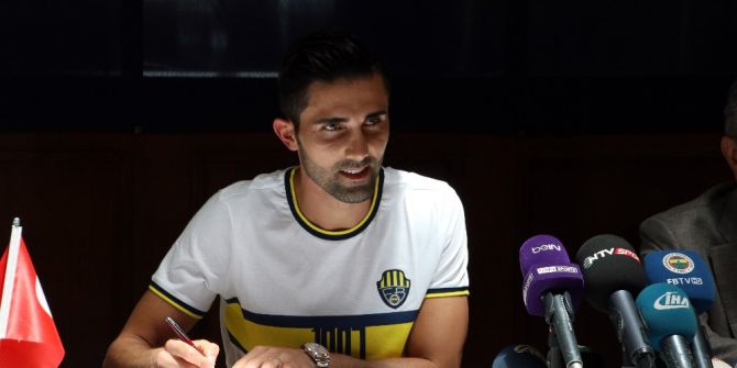 Hasan Ali Kaldırım: "Hayatımın En Önemli 2. İmzası"