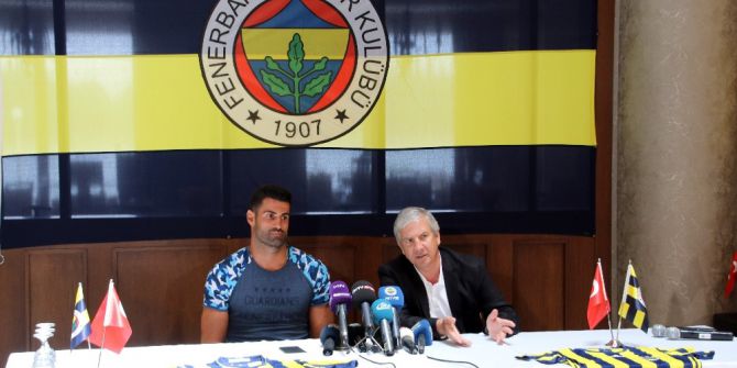 Fenerbahçe, Volkan Demirel İle Sözleşme İmzaladı