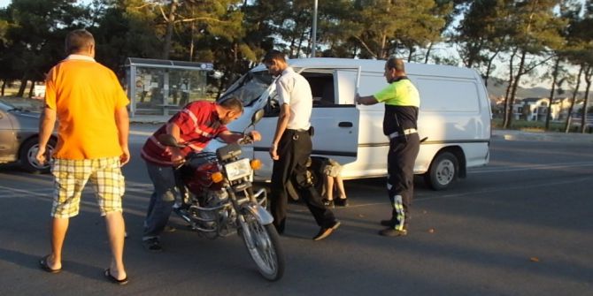 Burhaniye’de Motosiklet Kazası 2 Yaralı