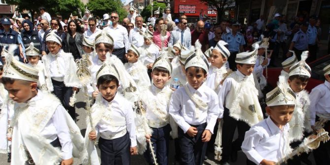 Gebze’de 750 Çocuk Delikanlılığa Adım Attı