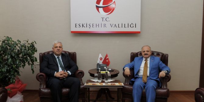 Vali Çakacak, Müsteşar Yardımcısı Arat’ı Makamında Kabul Etti