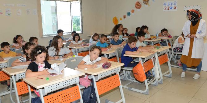 Tuzla Belediyesi Yaz Okulları’nda Yüzlerce Çocuk Ve Genç Eğlenerek Öğreniyor