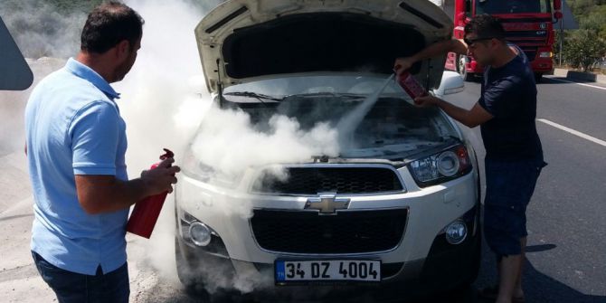 Milas’ta Seyir Halindeki Cip Alev Aldı