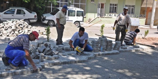 Kaldırım Çalışmaları Devam Ediyor