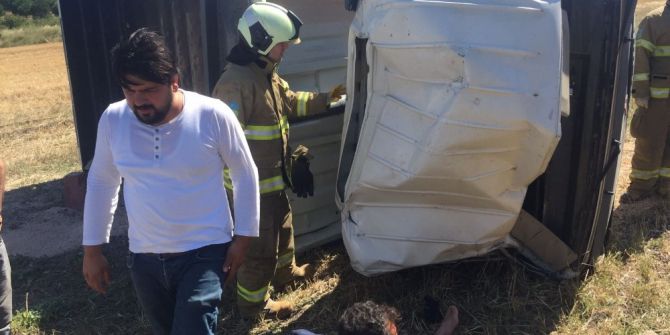 Kamyon Şarampole Uçtu : 1 Yaralı
