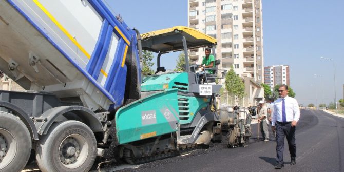 Toroslar’da Asfalt Çalışmaları Sürüyor