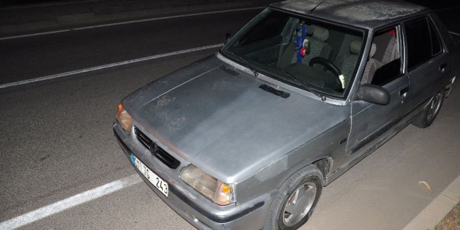 Kapağı Açık Kalan Rögara Düşen Otomobillerin Lastikleri Patladı