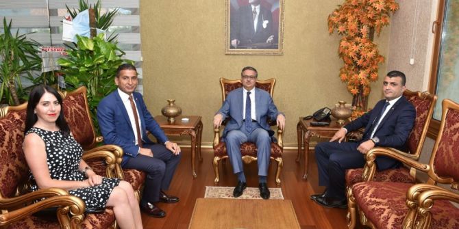 Mersin Barosu Yönetiminden Vali Su’ya ‘Hayırlı Olsun’ Ziyareti