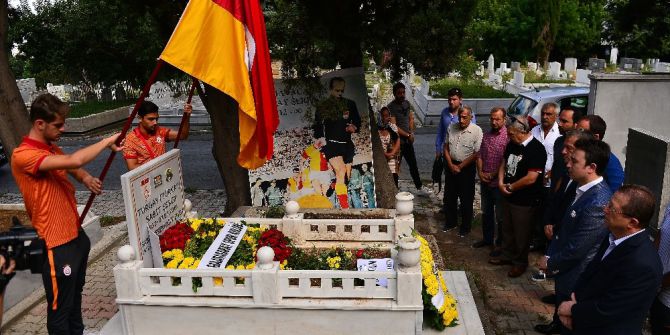 Turgay Şeren, Mezarı Başında Anıldı