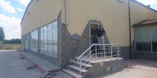 Kayrak Taşını Sanata Çeviriyor