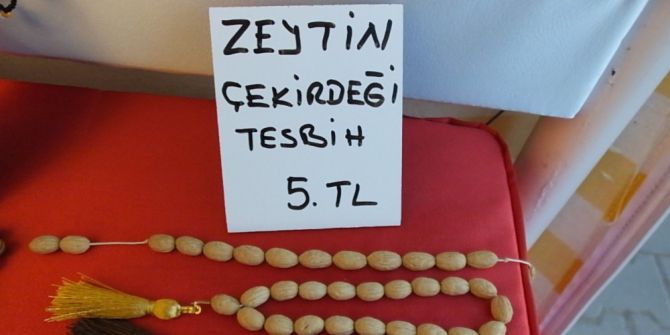 Çöpe Giden Zeytin Çekirdeklerini Takıya Dönüştürüyor