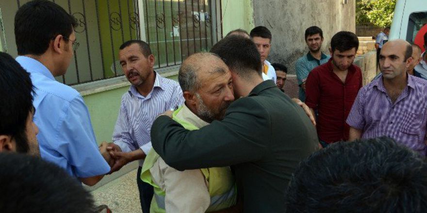 Şehit Ahmet Suna’nın Baba Evine Acı Haber Verildi.