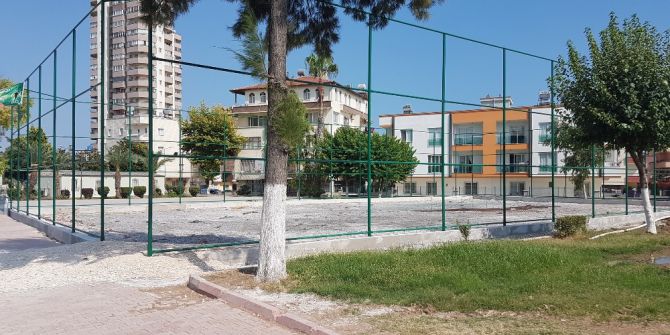 Akdeniz Belediyesi Spor Tesislerini Yeniliyor