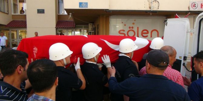 Kavgaya Müdahale Ederken Kalp Krizi Geçiren Polis Toprağa Verildi