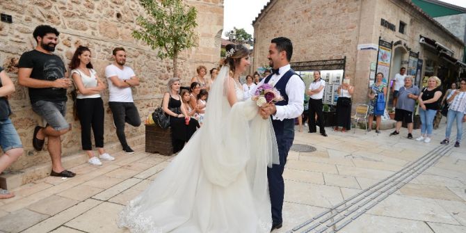 İlk Danslarını Kaleiçi Festivali’nde Yaptılar