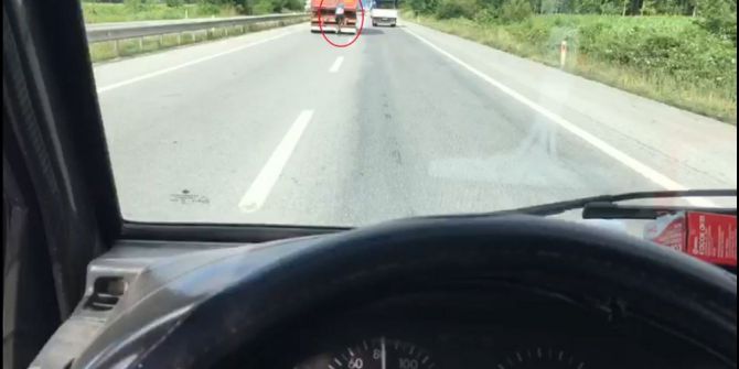 D-100 Karayolunda Bisiklet İle Tehlikeli Yolculuk