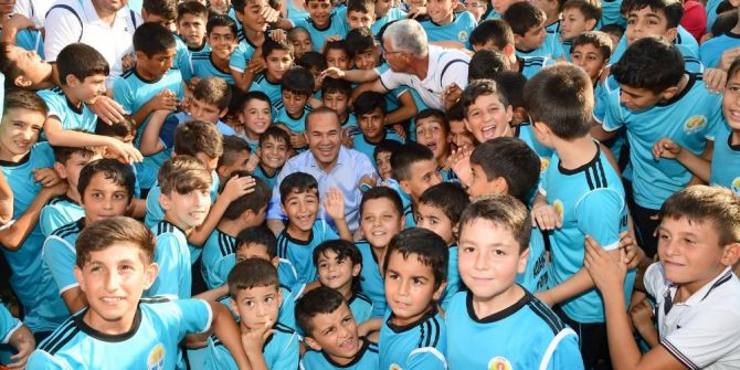 Büyükşehir Yaz Futbol Okulları Açıldı