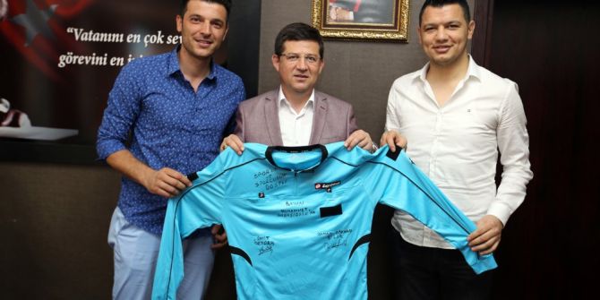 Hakemlerden Başkan Subaşıoğlu’na Forma