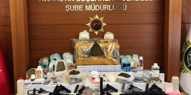 İstanbul’da Uyuşturucu Operasyonu: 49 Kişi Gözaltında