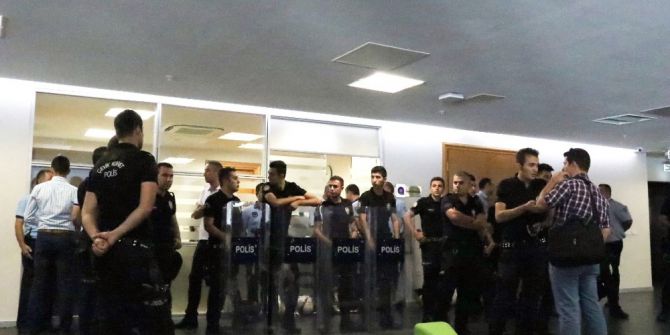 Antalya’da Petrol İstasyonu İhalesinde Taraftar Gerginliği