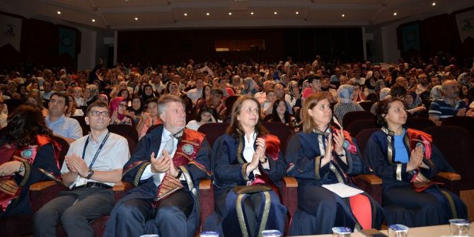 Sağlık Bilimleri Fakültesi’nde Diploma Heyecanı