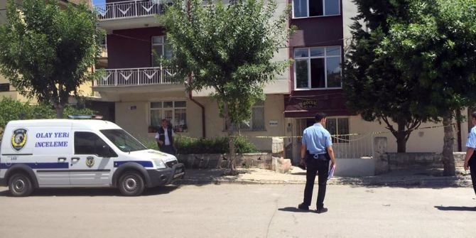 Karaman’da 4. Kattan Düşen Afganlı Kız Kurtarılamadı