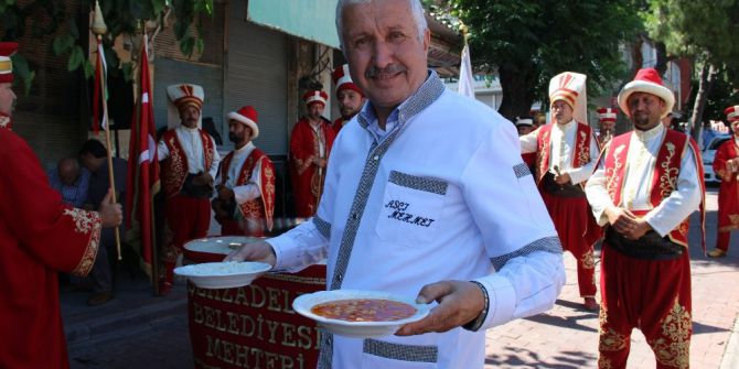 Kuru Fasulye Pilavla Geçen 50 Yılını Aynı Şekilde Kutladı