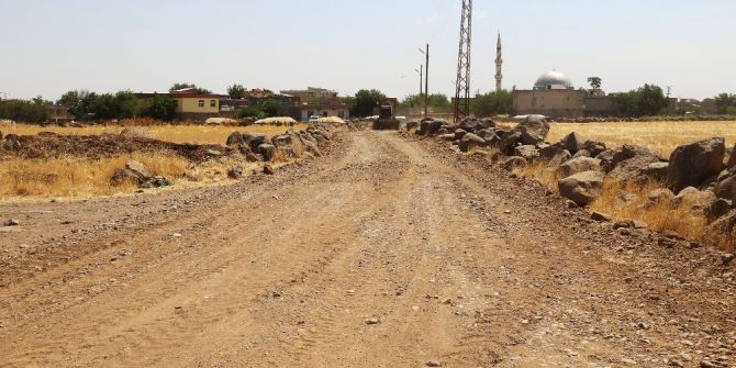 Bağlar Belediyesi Tellikaya Mahallesi’nin Yolunu Yaptı