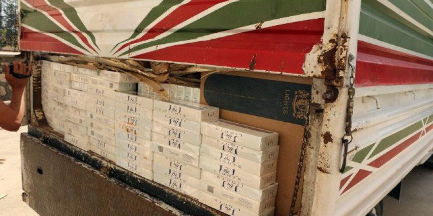 Silvan’da Yol Uygulamasında Bol Miktarda Kaçak Sigara Ele Geçirildi