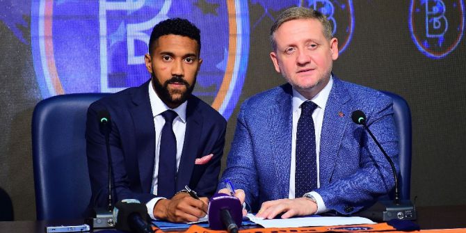 Başakşehir’de Clichy İmzaladı