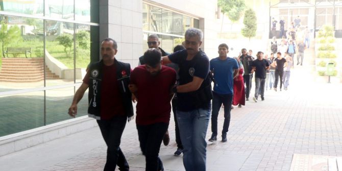 Şafak Operasyonunda Gözaltına Alınan 16 Kişi Adliyeye Sevk Edildi