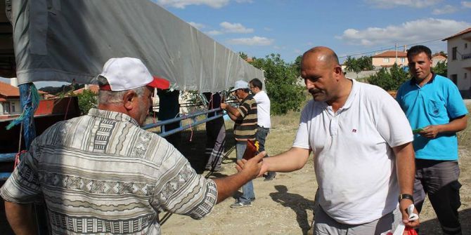 Başkan Şahiner’den Belediye Personeline Dondurma