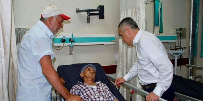 Ak Parti’li Mustafa Savaş Acil Serviste