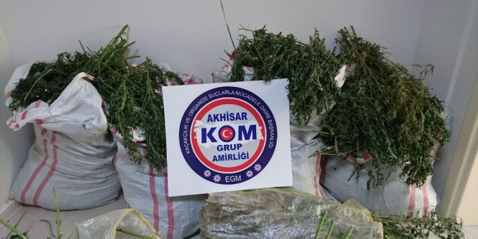 Narkotik Köpeği ‘Narko’ 294 Gram Esrar Yakaladı