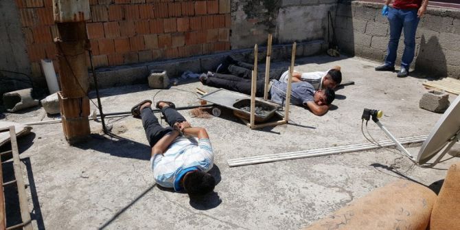 Taş Kokainle Yakalandılar, Taş Kesildiler