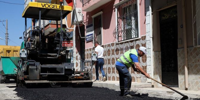 Konak’ta Yollar Yenileniyor