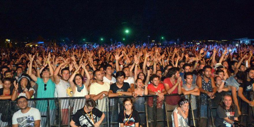 Zeytinli Rock Festivali İleri Bir Tarihe Ertelendi