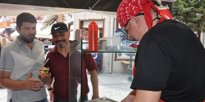 Dondurmalı İrmik Helvası Yaz Aylarına Damga Vuruyor