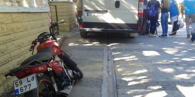 Polisten Kaçan Motosikletli Yayaya Çarptı