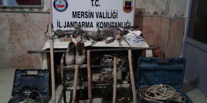 Silifke’de Kaçak Kazı Yapan 4 Şüpheli Suçüstü Yakalandı