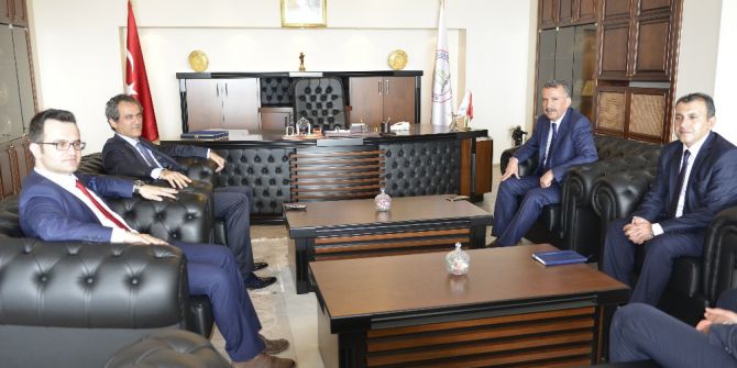 Başkan Ceylan’dan Rektör Özer’e Ziyaret