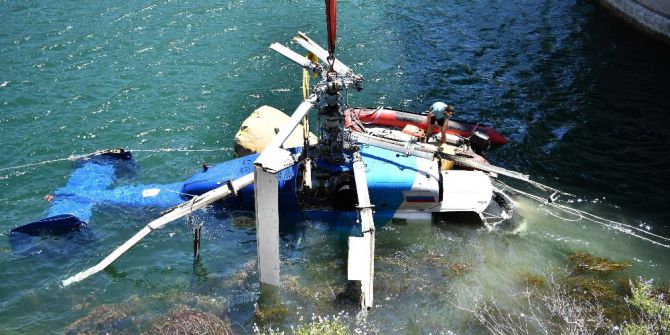 Yangına Müdahale Ederken Düşen Helikopter Çıkarıldı