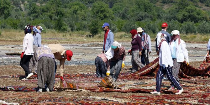 Antalya’da Milyonluk Halı Ve Kilim Tarlası